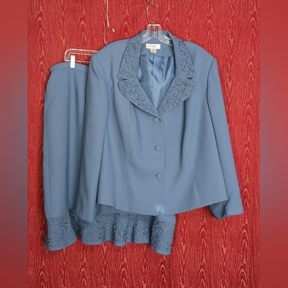 EMILY 2 Piece Jacket 24W Blueish Beaded Button Collared Pockets Skirt Suit Women